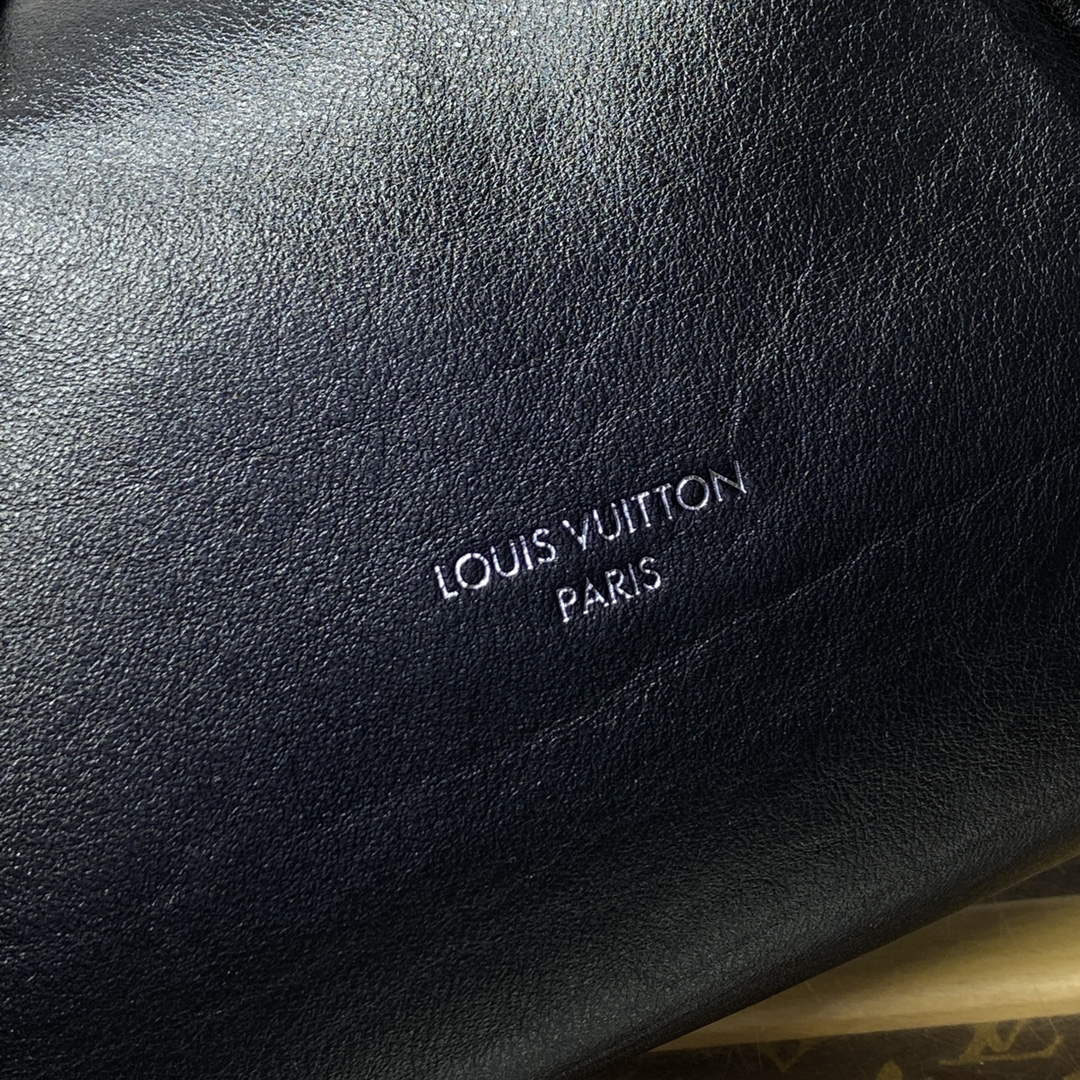 LV M25143 Louis Vuitton CarryAll Dark MM Bag Black - Image 6