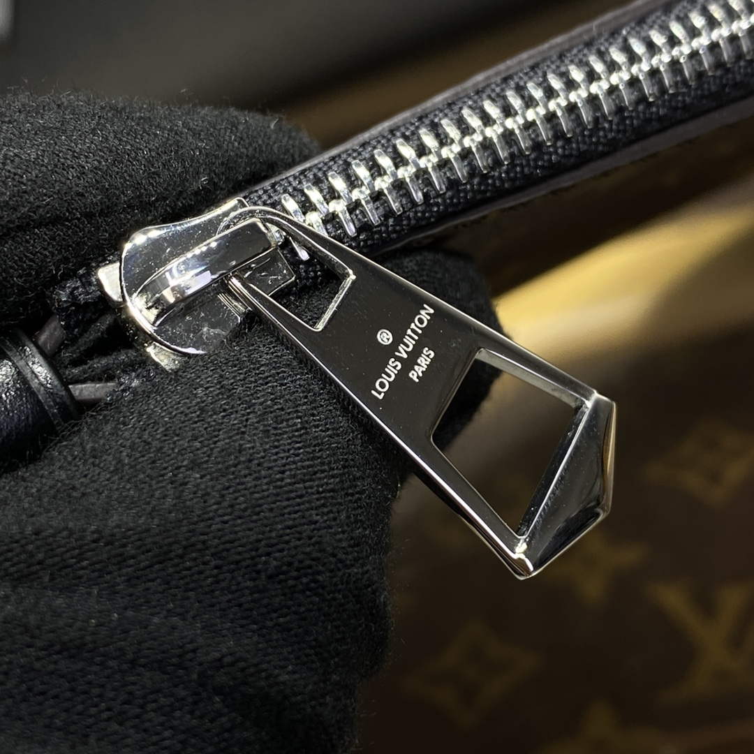 LV M25143 Louis Vuitton CarryAll Dark MM Bag Black - Image 10