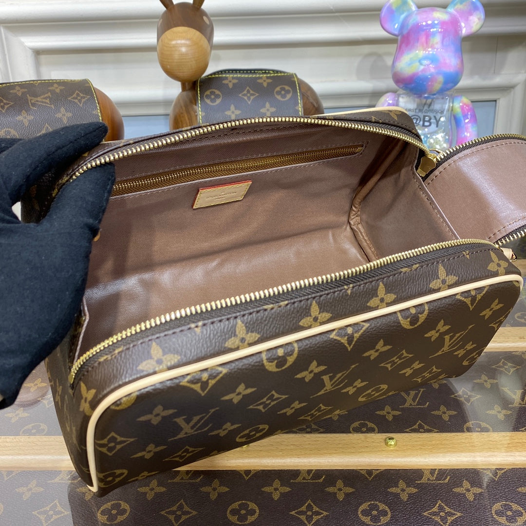 LV M44494 Louis Vuitton Dopp Kit Toilet Pouch Monogram Canvas - Image 6