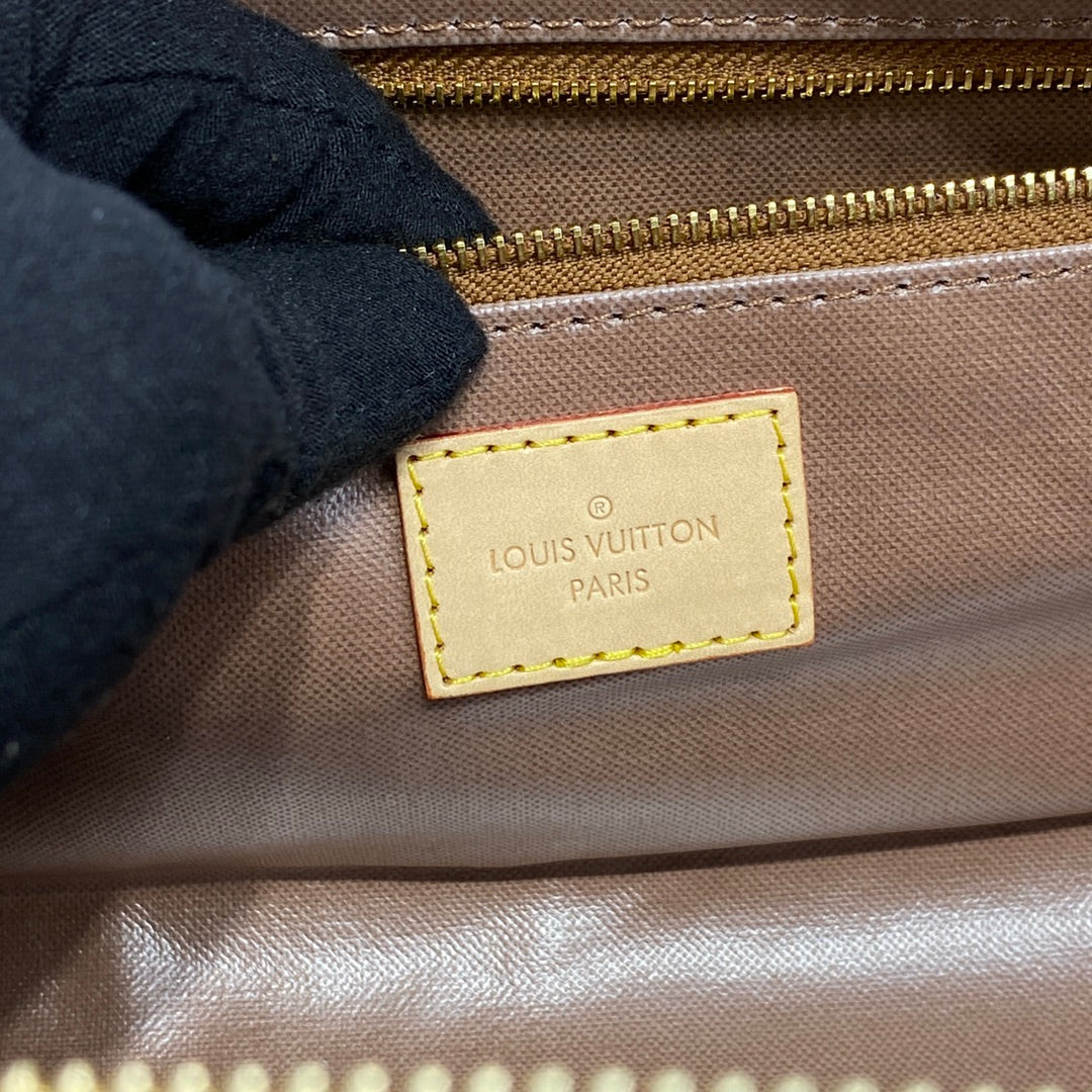LV M44494 Louis Vuitton Dopp Kit Toilet Pouch Monogram Canvas - Image 9