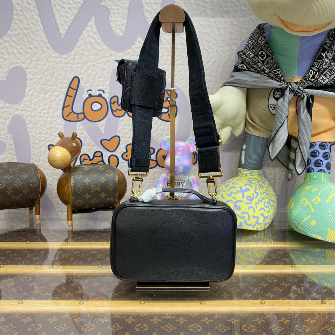 LV M80450 Louis Vuitton Utility Crossbody Calfskin Leather Black - Image 3