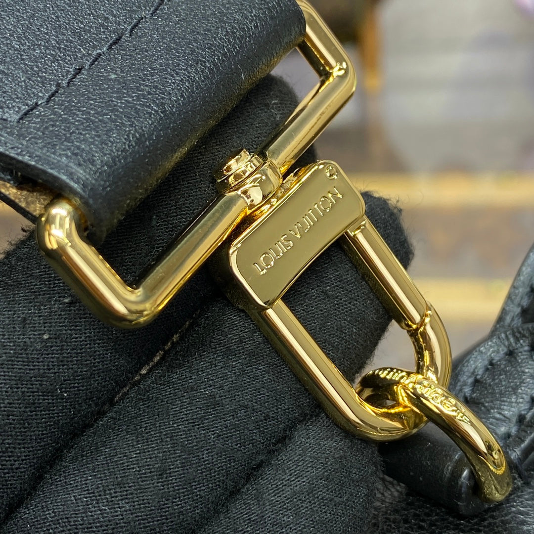 LV M80450 Louis Vuitton Utility Crossbody Calfskin Leather Black - Image 10