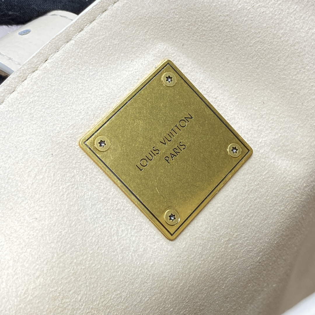 LV M25341 Louis Vuitton Low Key Cabas MM Bag Off White - Image 4