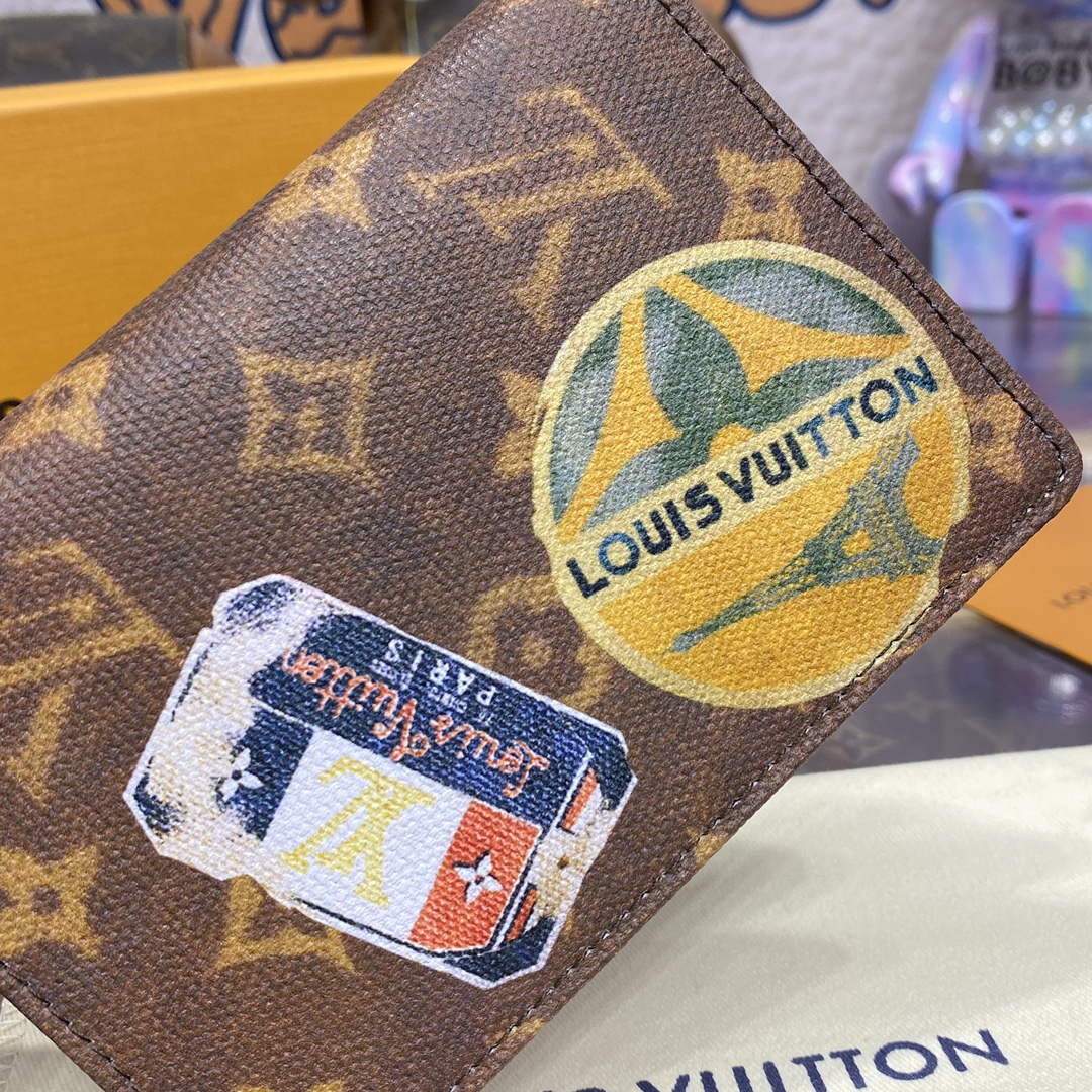LV M83519 Louis Vuitton Passport Cover Monogram Canvas - Image 4