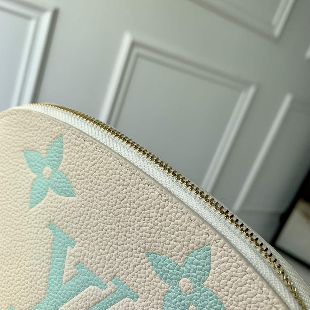LV M45951 Louis Vuitton Pochette Cosmetique PM Matcha Green - Image 4