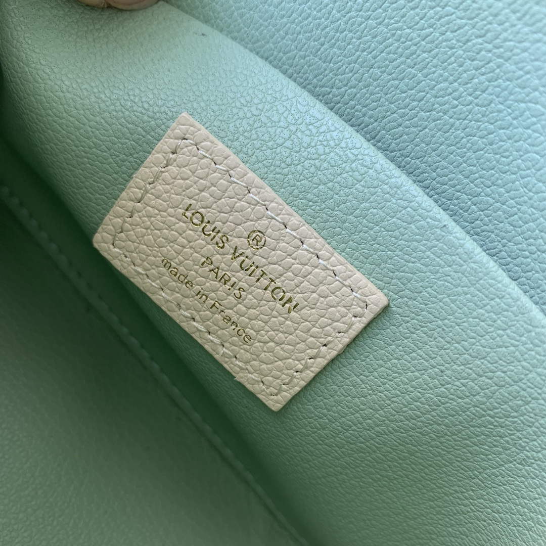 LV M45951 Louis Vuitton Pochette Cosmetique PM Matcha Green - Image 6