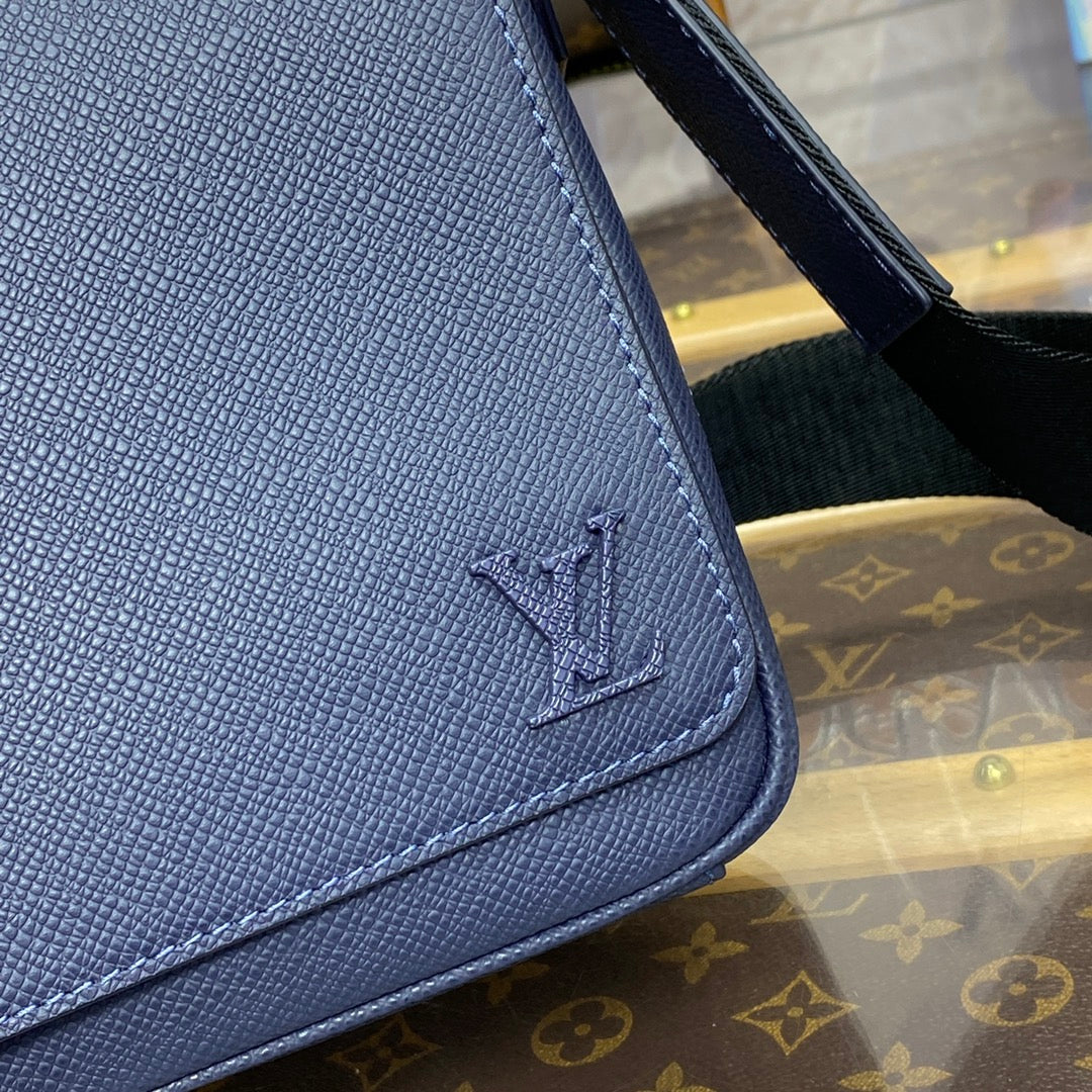 LV M30969 Louis Vuitton District PM Messenger Bag Taiga Midnight Blue - Image 5