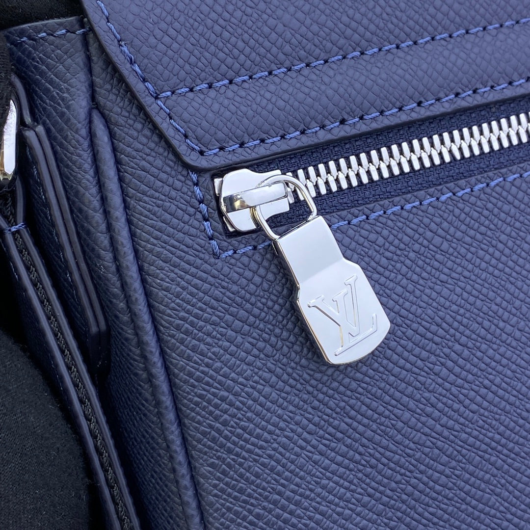 LV M30969 Louis Vuitton District PM Messenger Bag Taiga Midnight Blue - Image 8