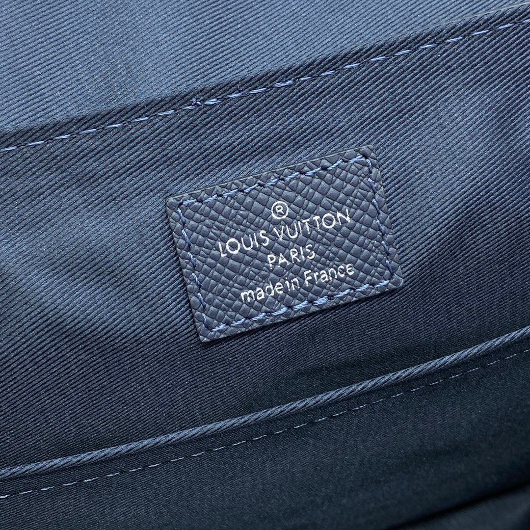 LV M30969 Louis Vuitton District PM Messenger Bag Taiga Midnight Blue - Image 9