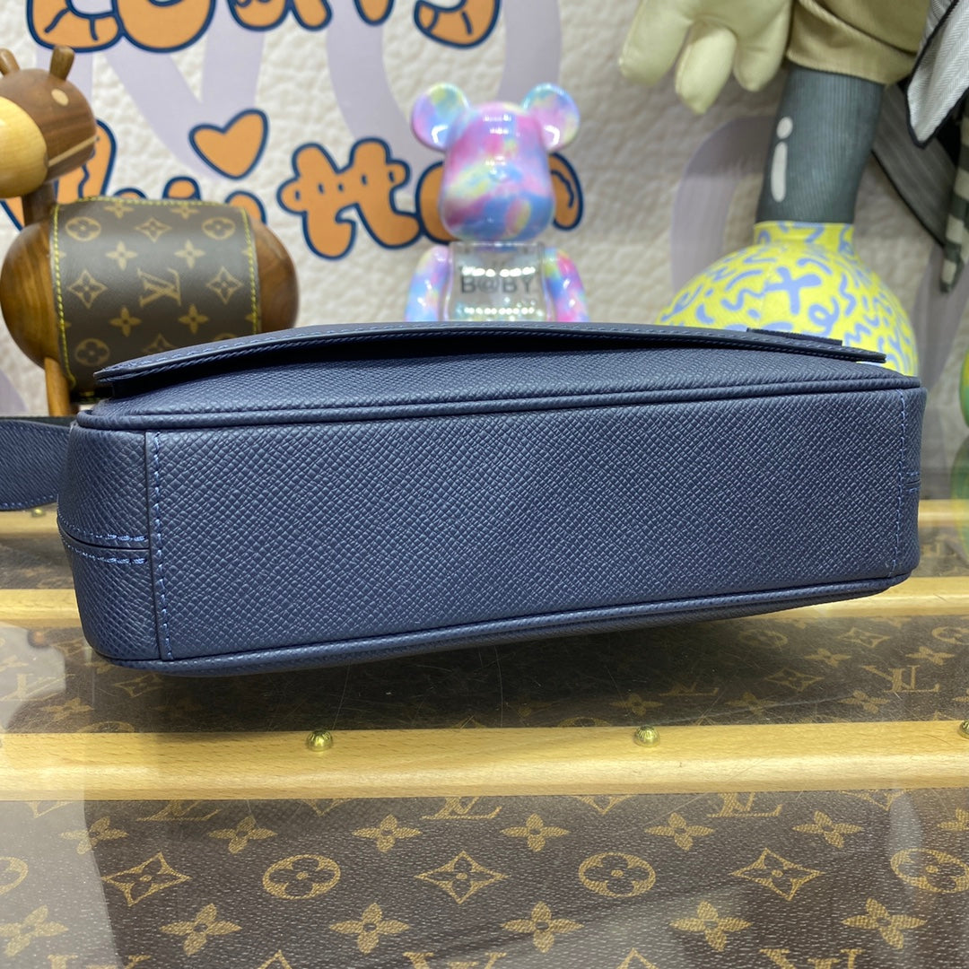 LV M30969 Louis Vuitton District PM Messenger Bag Taiga Midnight Blue - Image 10