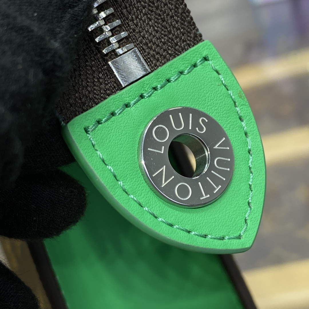 LV M82854 Louis Vuitton Pochette Voyage MM Bag Green - Image 7