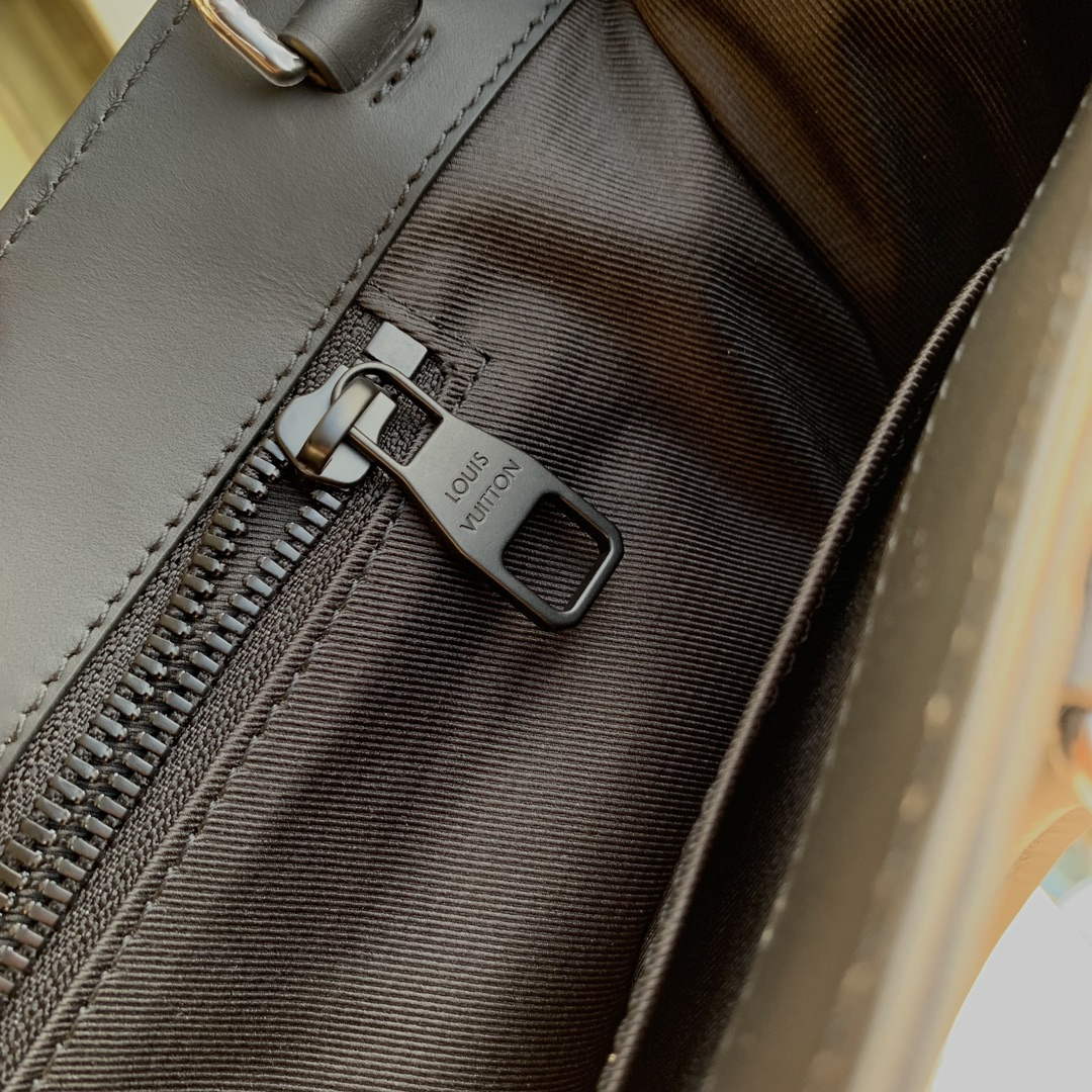 LV M21866 Louis Vuitton Sac Plat NV Bag Black - Image 7
