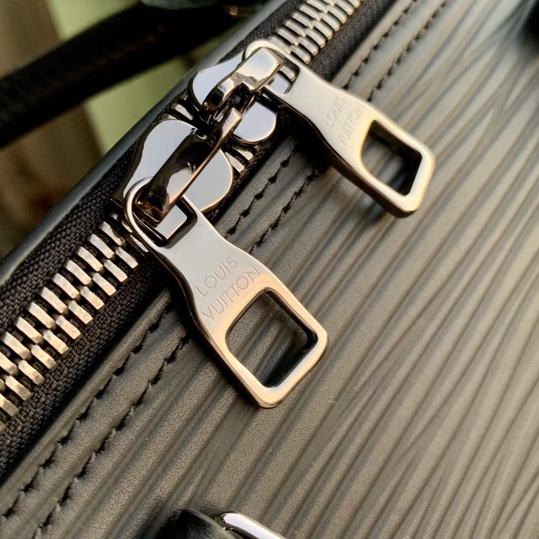 LV M23721 Louis Vuitton Keepall Bandoulière 50 Bag Black - Image 4