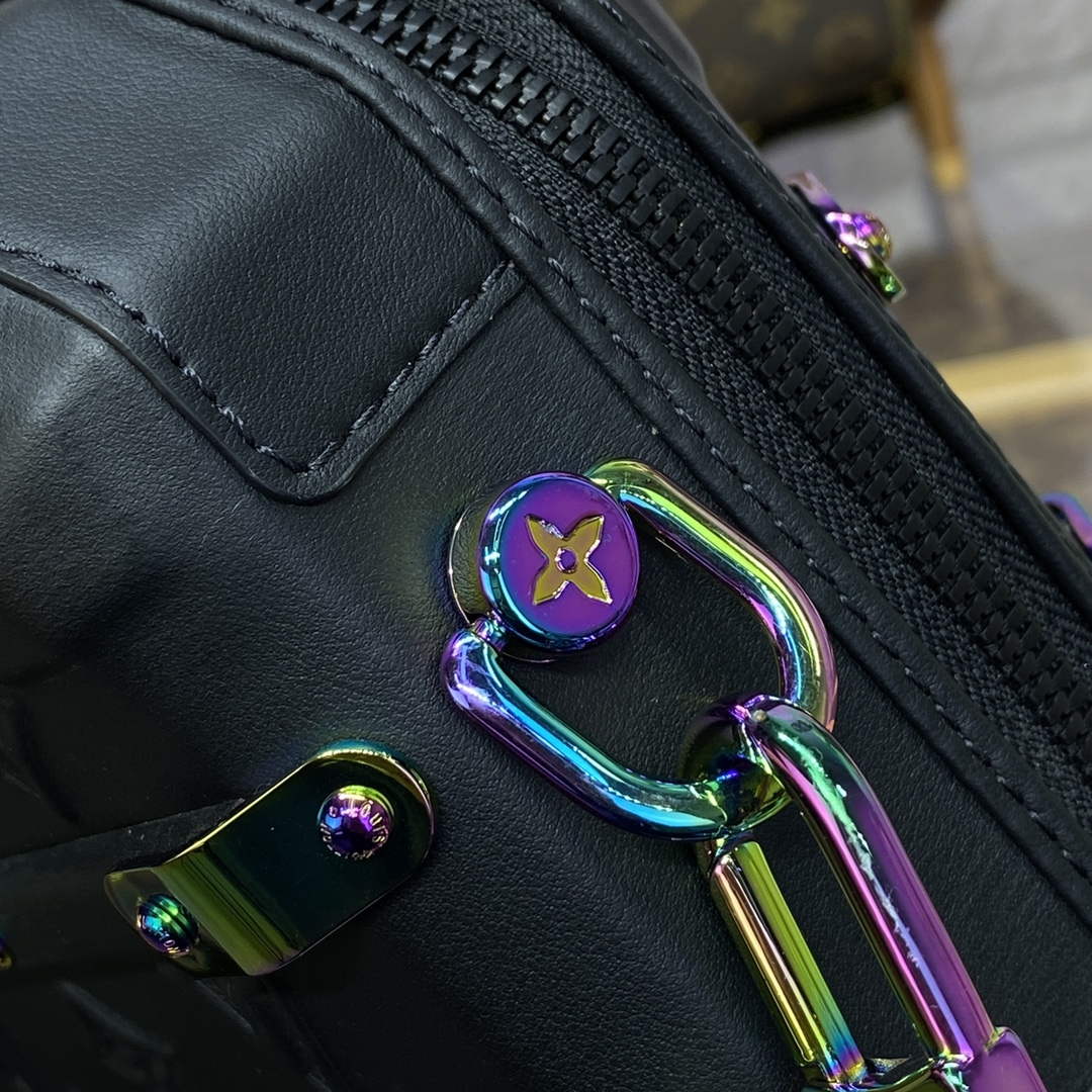 LV M21935 Louis Vuitton Future Trunk Bag Black - Image 6