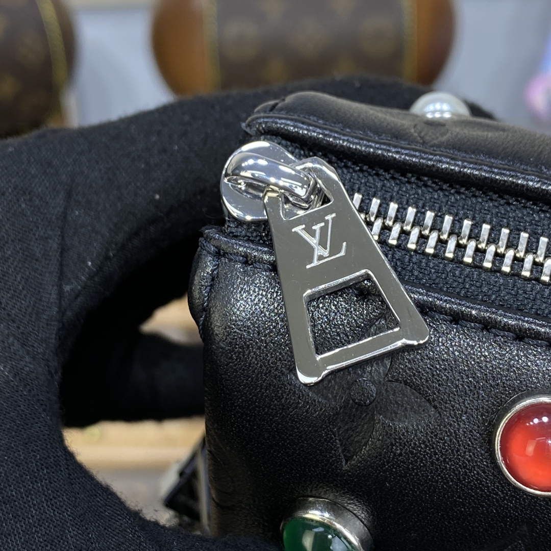 LV M22429 Louis Vuitton Coussin PM Bag Black Diamond - Image 7