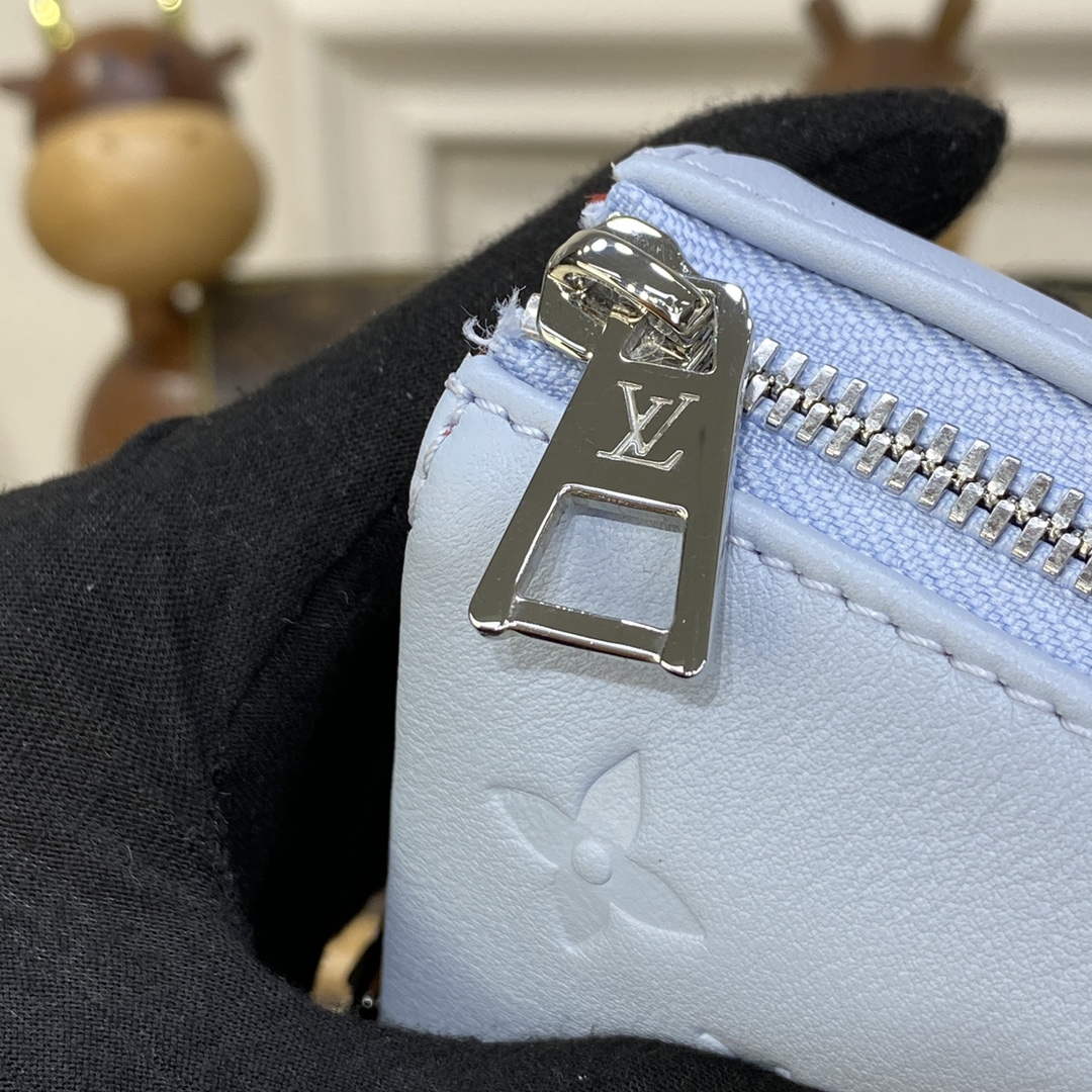 LV M21197 Louis Vuitton Coussin PM Bag Ice Blue - Image 4