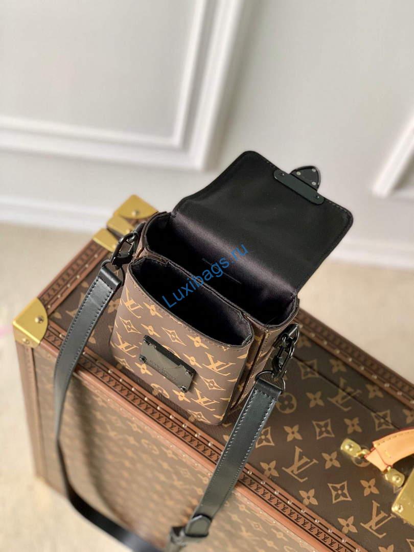 LV M81522 Louis Vuitton S-LOCK Vertical Wearable Wallet Black - Image 4