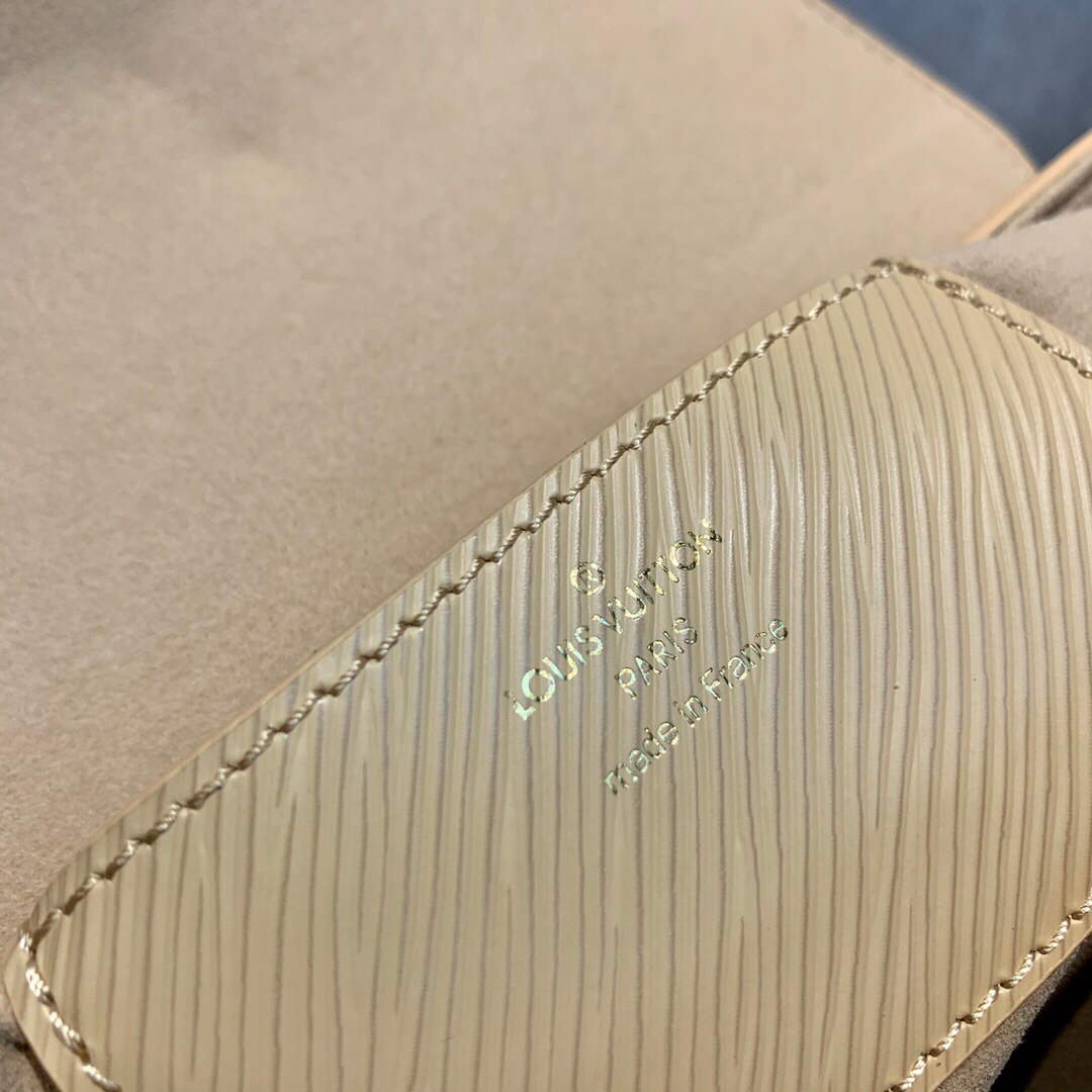 LV M59884 Louis Vuitton Twist MM Handbag Skin Color - Image 7