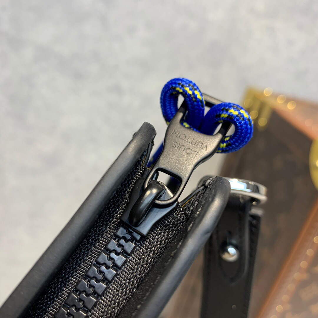 LV M81310 Louis Vuitton Standing Pouch Other Leathers - Image 3