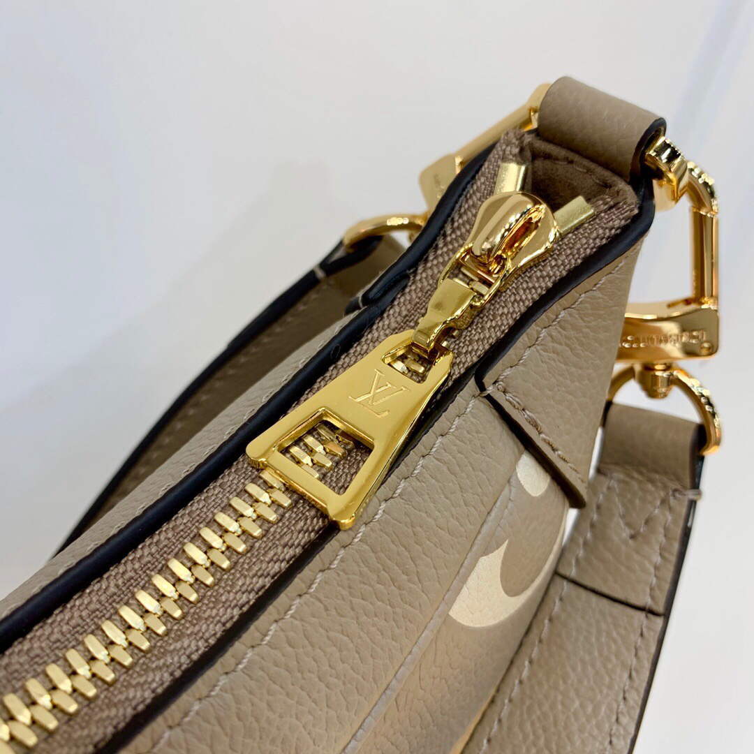 LV M46112 Louis Vuitton Bagatelle Mini Hobo Handbag - Image 5