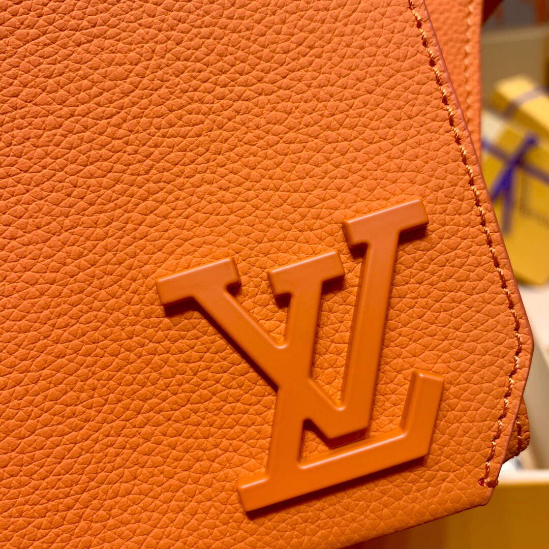 LV M59625 Louis Vuitton New Sling Bag Orange - Image 3