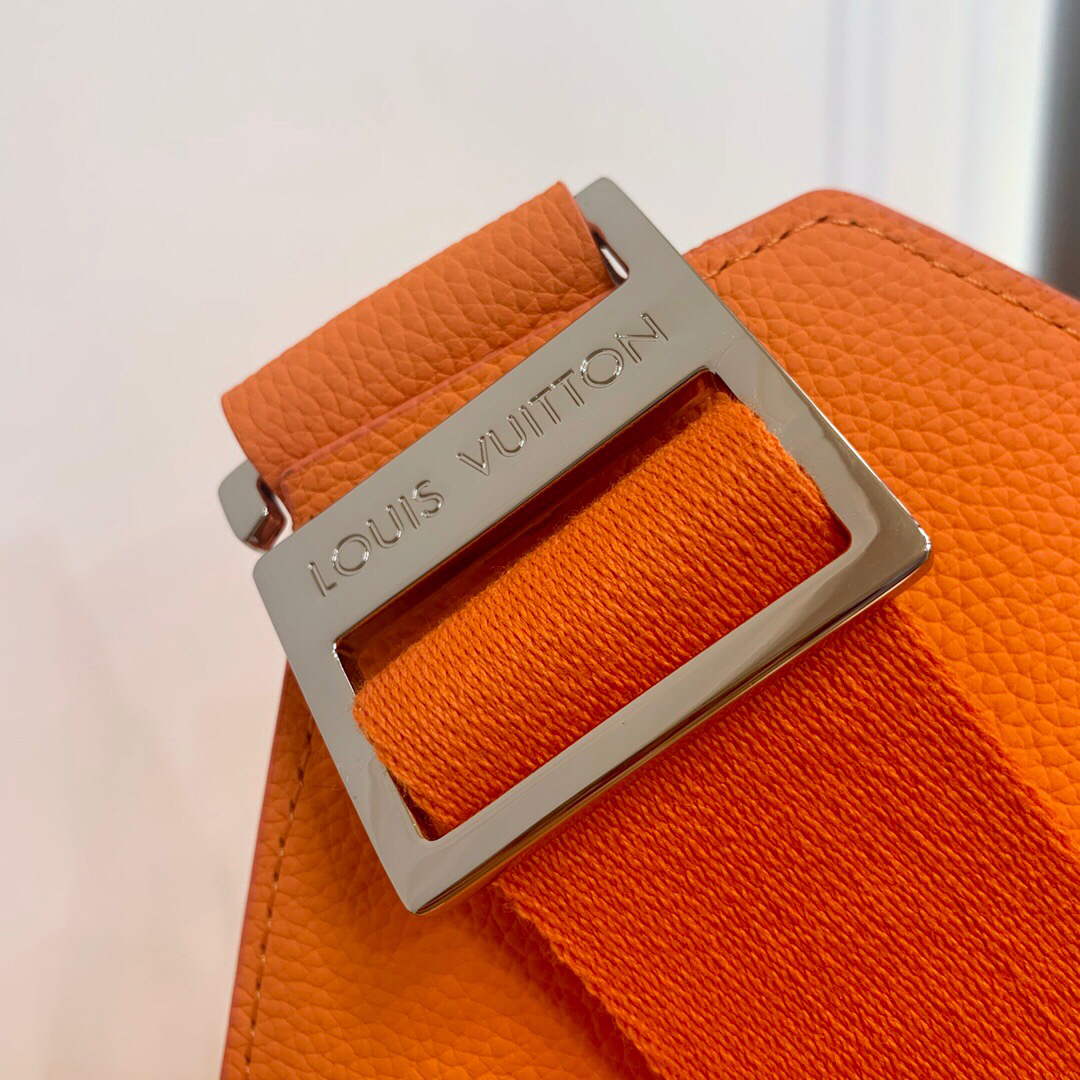 LV M59625 Louis Vuitton New Sling Bag Orange - Image 5