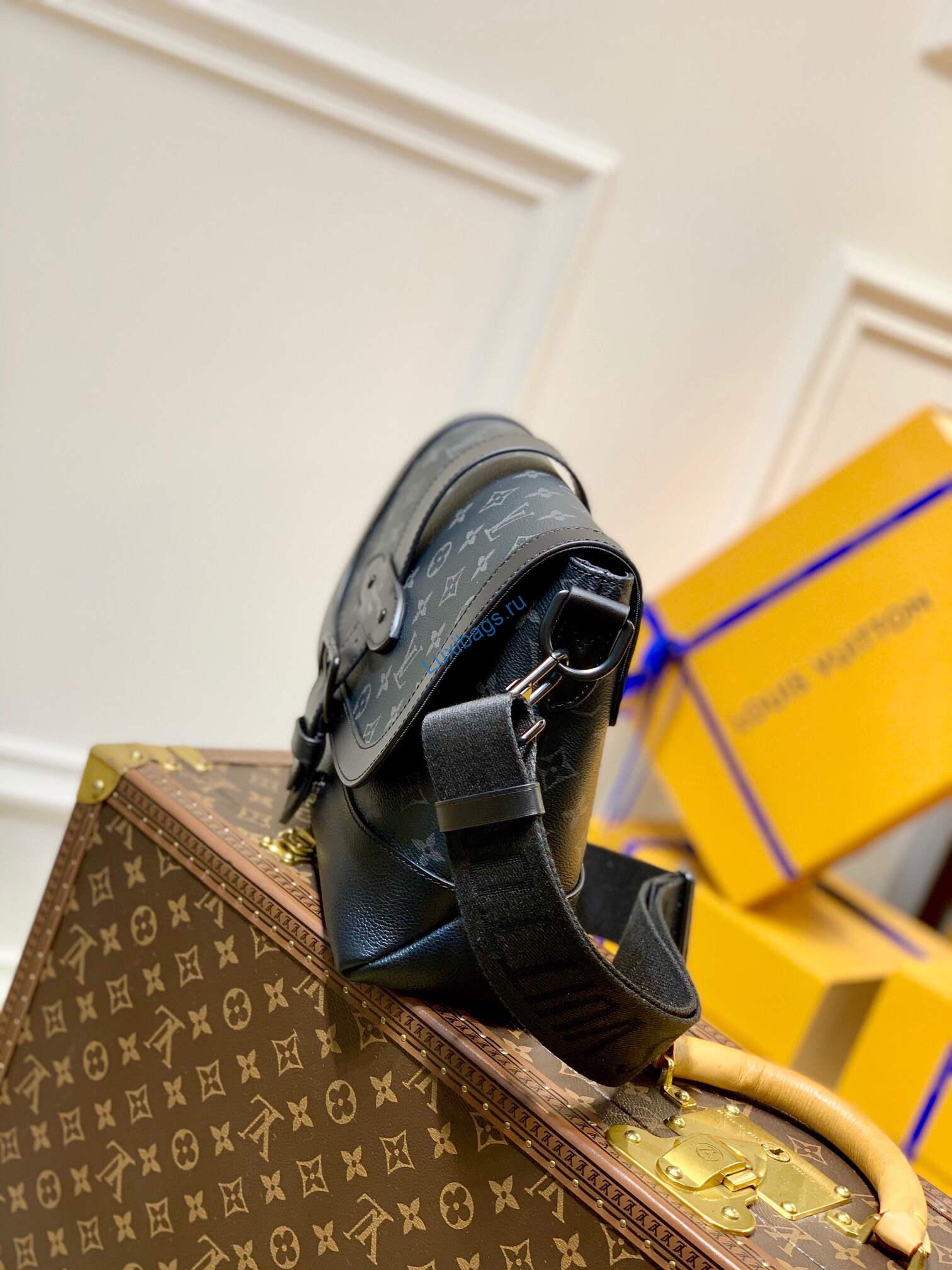 LV M45911 Louis Vuitton Saumur Messenger Black - Image 3