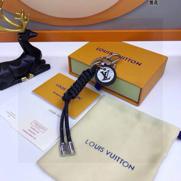 Replica Louis Vuitton Damier Graphite Leather Rope Key Ring Holder Charm M67224 5