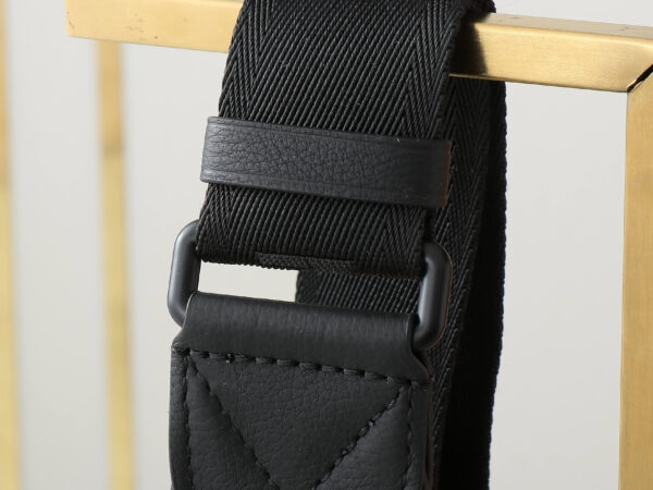 Replica Louis Vuitton LV Duo Slingbag M21890 11
