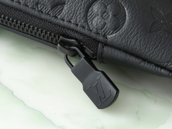 Replica Louis Vuitton LV Duo Slingbag M21890 6