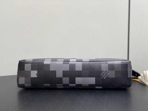 Replica Louis Vuitton LV Pochette Voyage Souple M14926 8