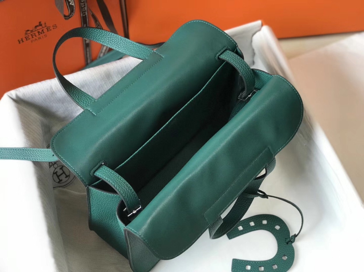 Hermes Halzan 31cm Bag In Malachite Clemence Leather - Image 7