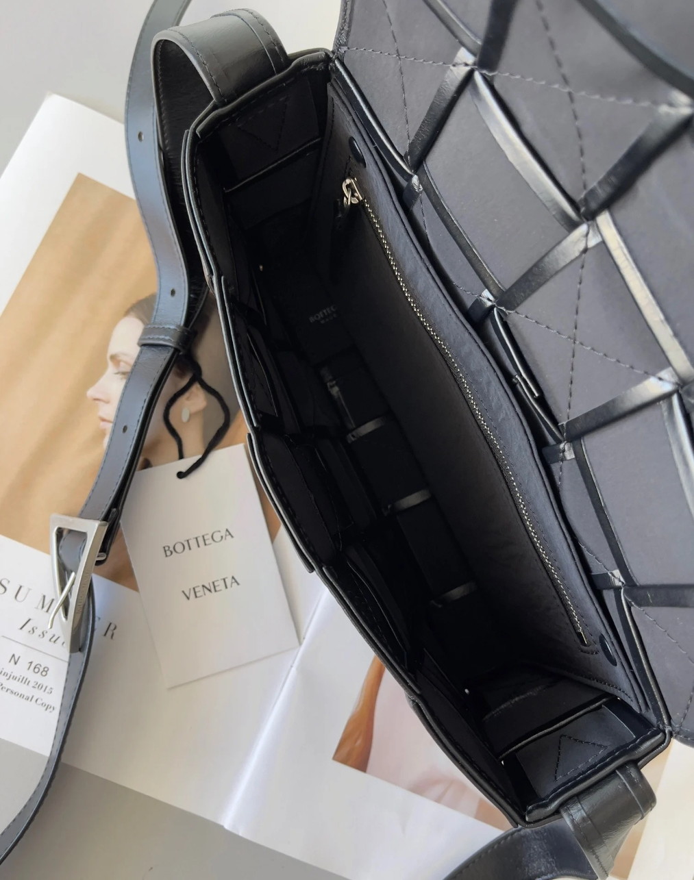 Bottega Veneta Cassette Bag In Black Wrinkled Intreccio Calfskin - Image 5