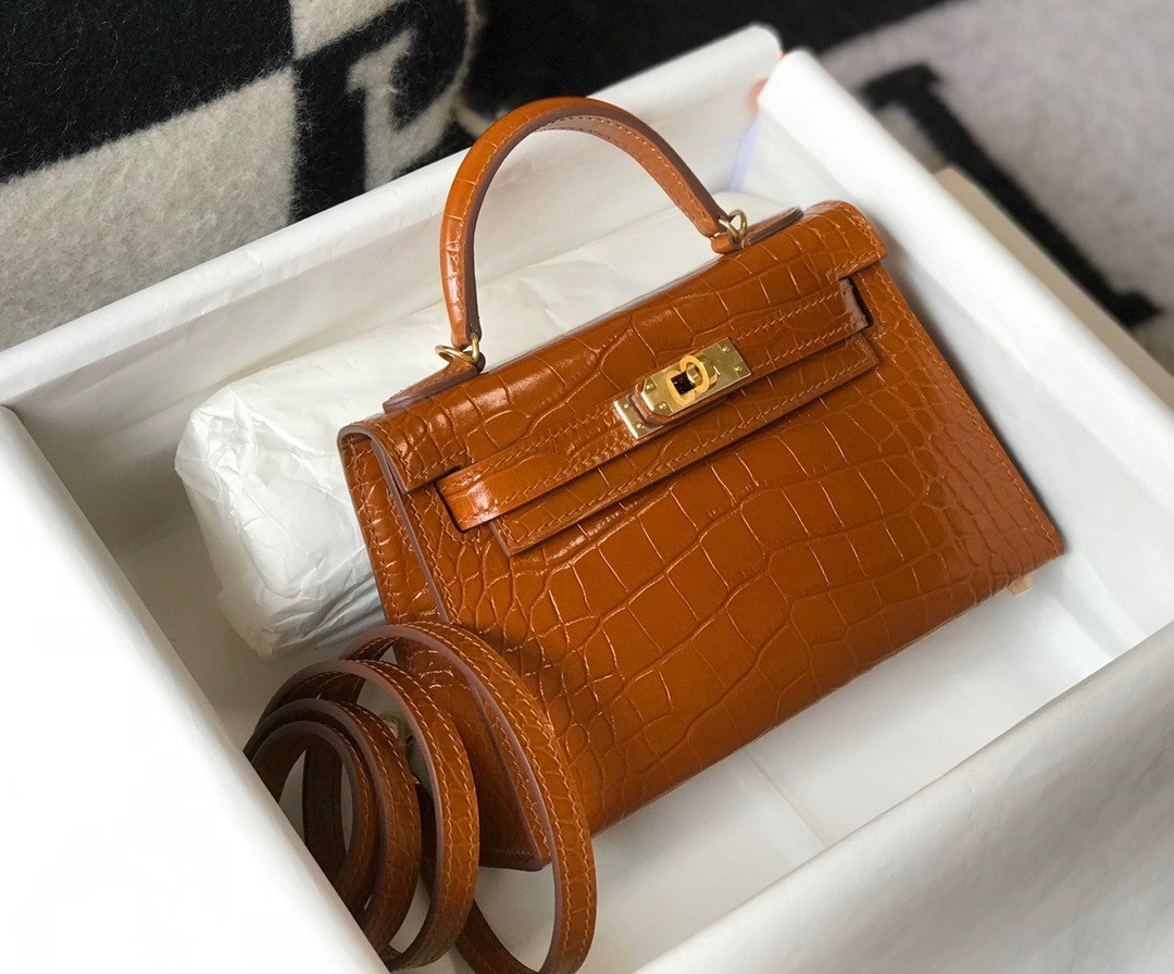 Hermes Kelly Mini II Sellier Bag In Gold Crocodile Embossed Leather - Image 3