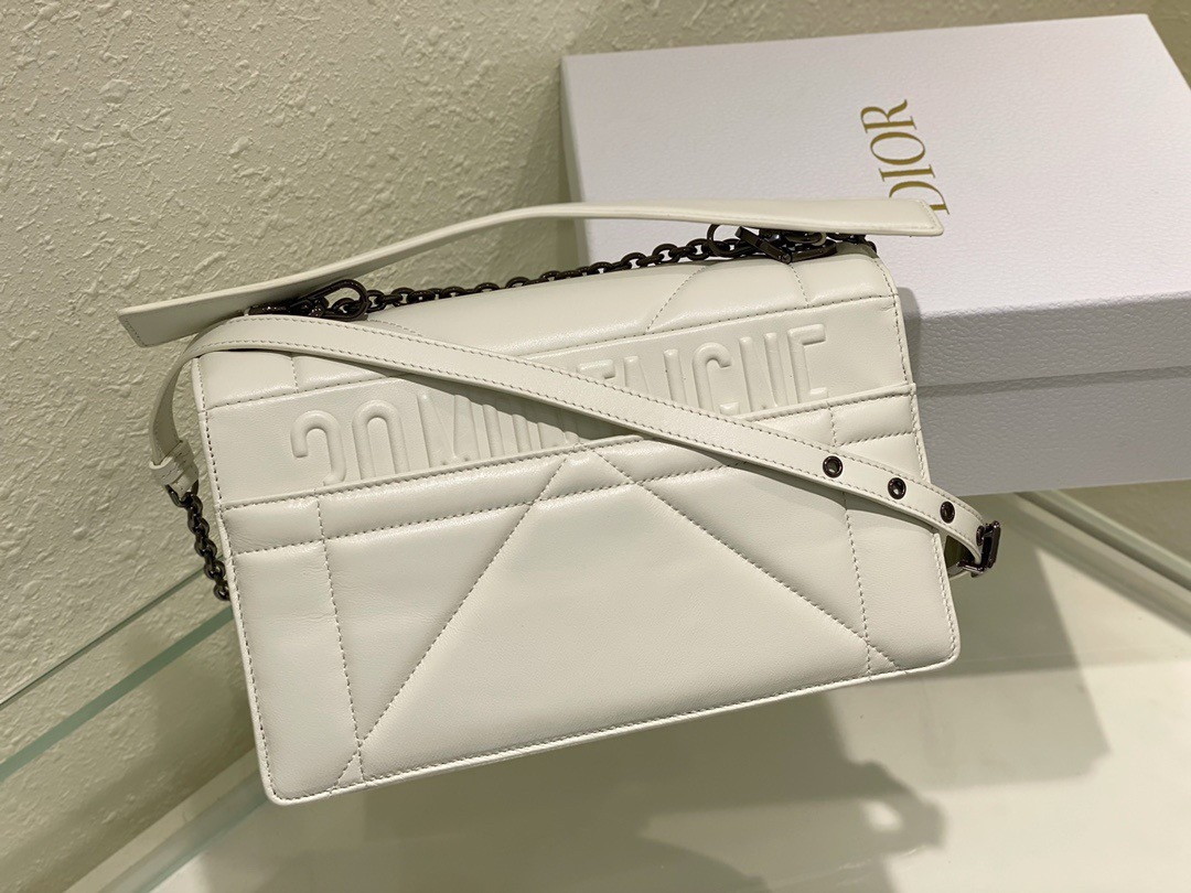 Dior 30 Montaigne Chain Bag With Handle In White Lambskin - Image 4