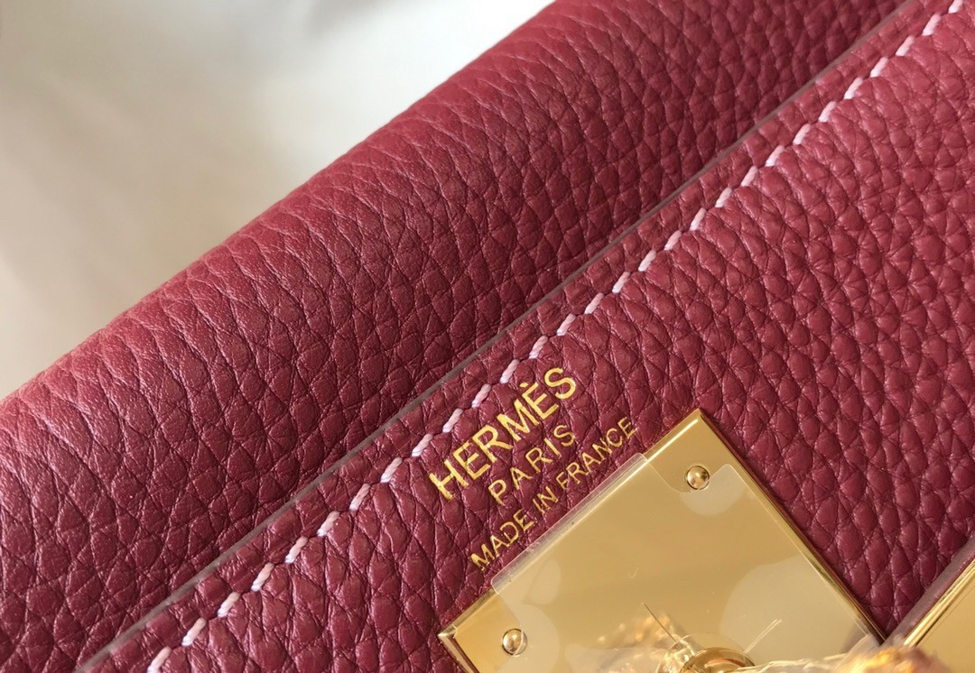 Hermes Kelly 25cm Retourne Bag in Bordeaux Clemence Leather GHW - Image 6