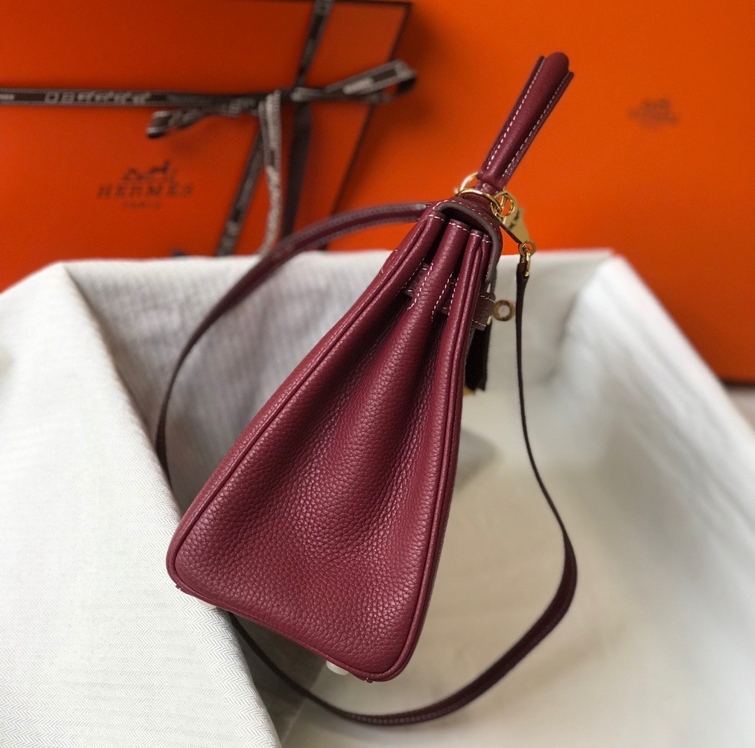 Hermes Kelly 25cm Retourne Bag in Bordeaux Clemence Leather GHW - Image 9