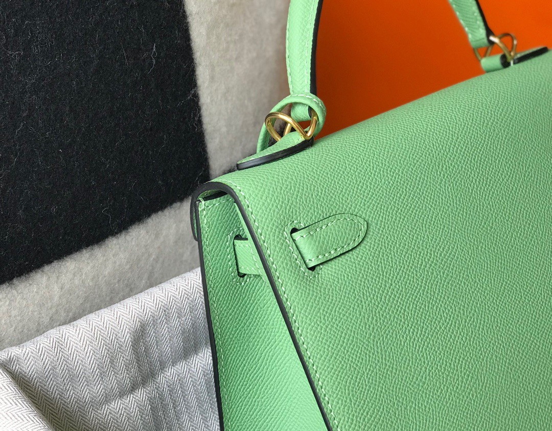 Hermes Kelly 25cm Sellier Bag in Vert Criquet Epsom Calfskin GHW - Image 6