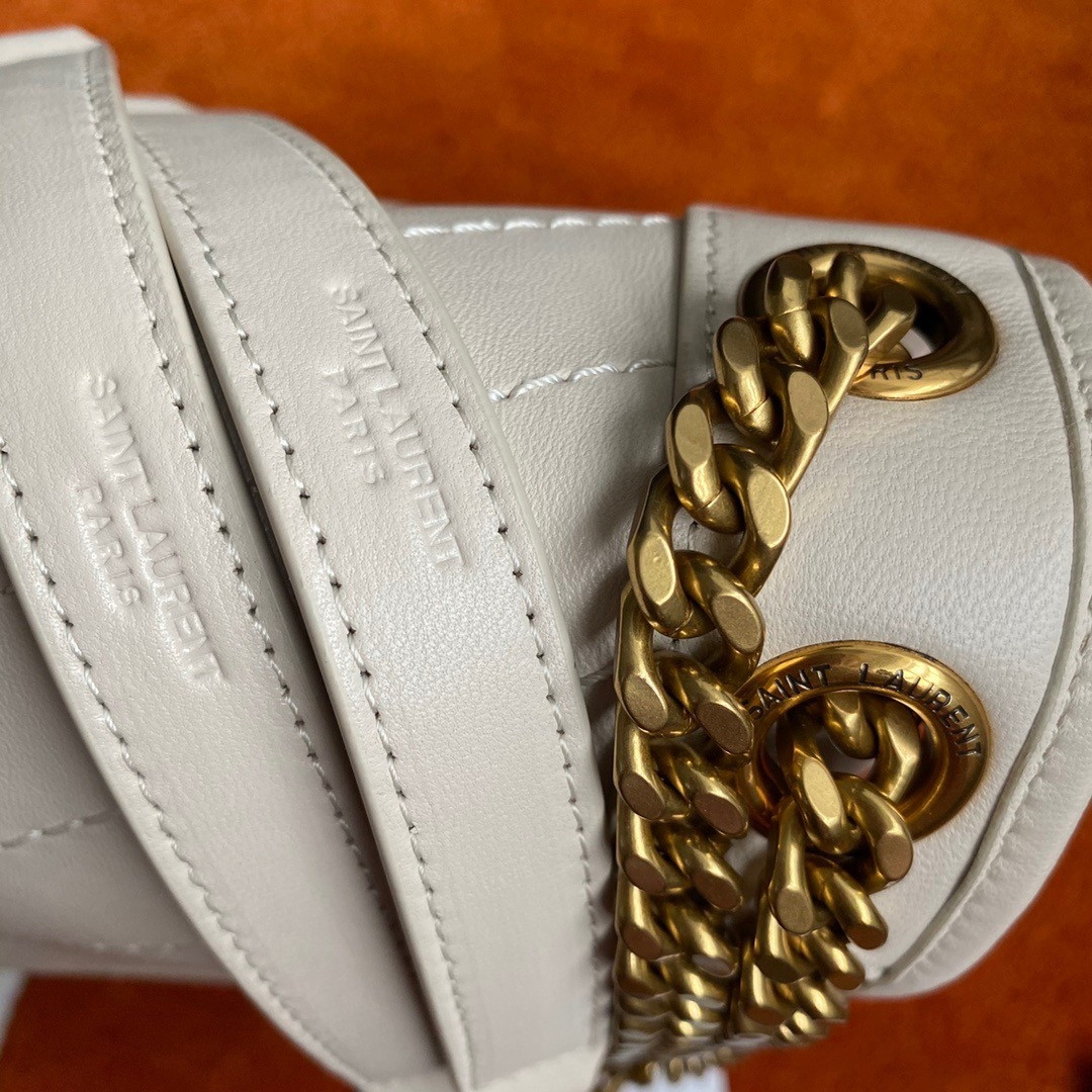 Saint Laurent Niki Medium Chain Bag In White Lambskin - Image 7