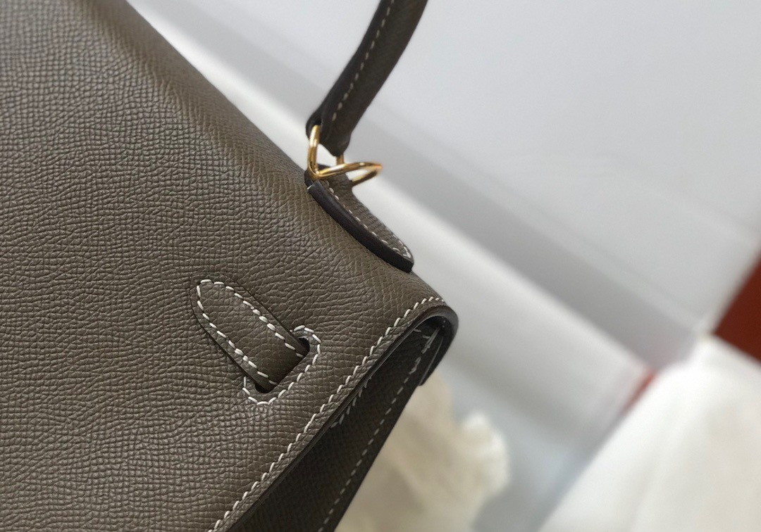 Hermes Kelly 28cm Sellier Bag in Taupe Epsom Calfskin GHW - Image 7
