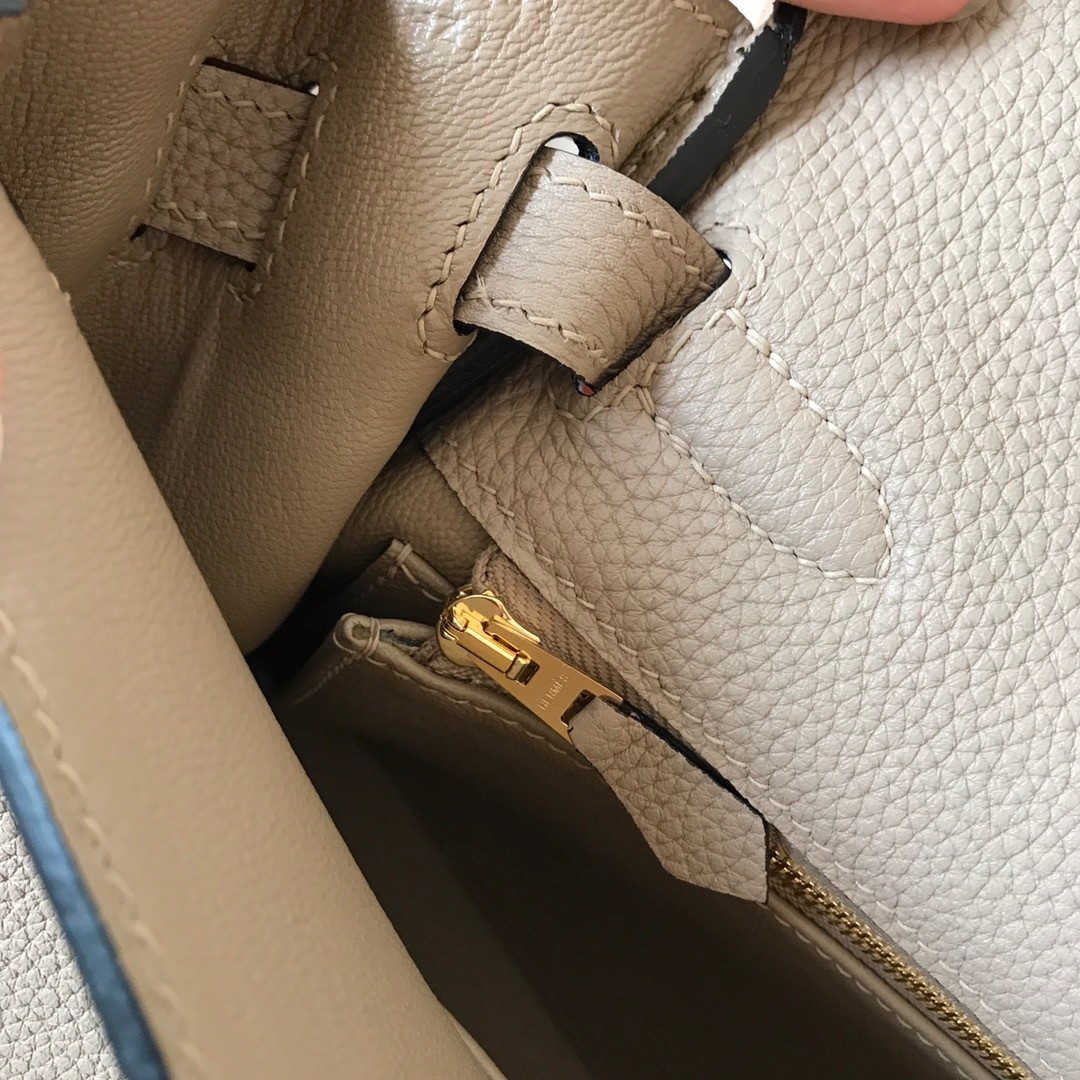 Hermes Kelly Retourne 28 Handmade Bag In Tourterelle Clemence Leather - Image 6