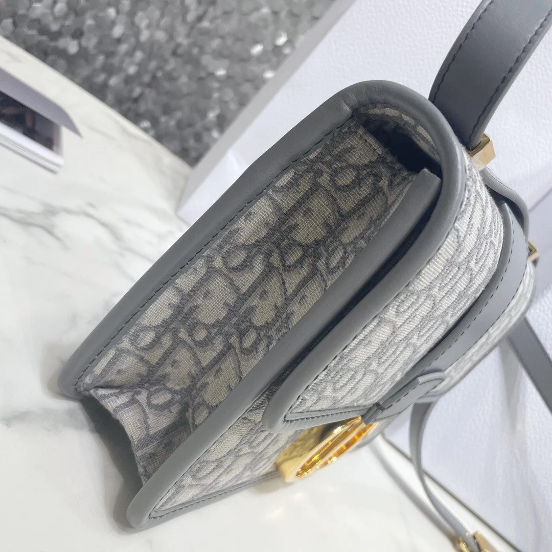 Dior 30 Montaigne Medium Bag In Grey Dior Oblique Jacquard - Image 2