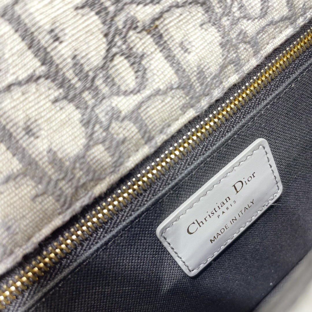 Dior 30 Montaigne Medium Bag In Grey Dior Oblique Jacquard - Image 9