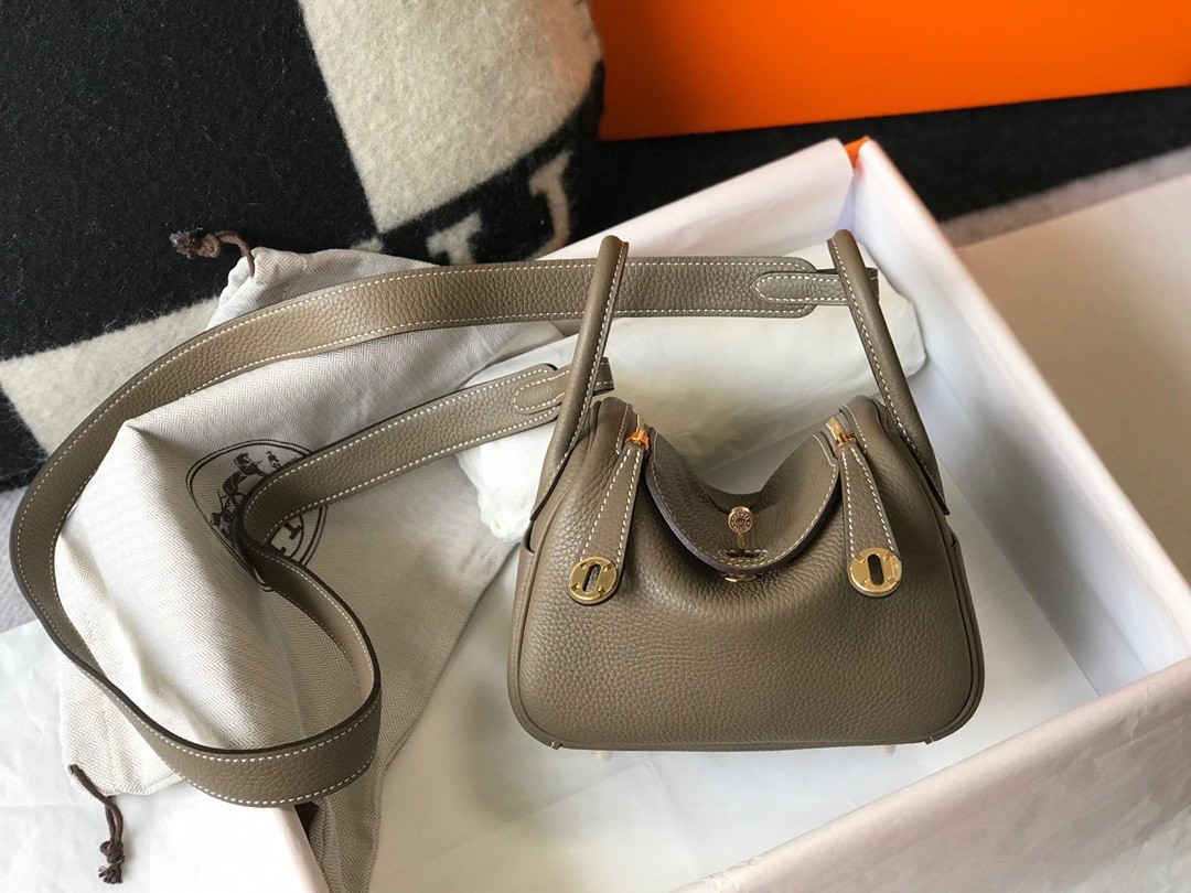 Hermes Lindy Mini Bag In Taupe Clemence Leather GHW - Image 2