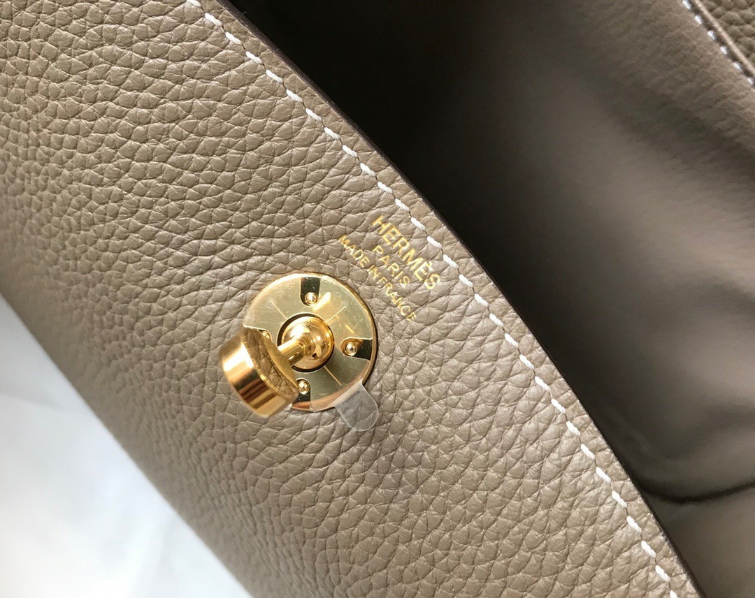 Hermes Lindy Mini Bag In Taupe Clemence Leather GHW - Image 8