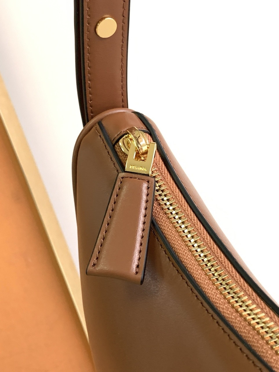 Prada Arque Shoulder Bag in Brown Leather - Image 7