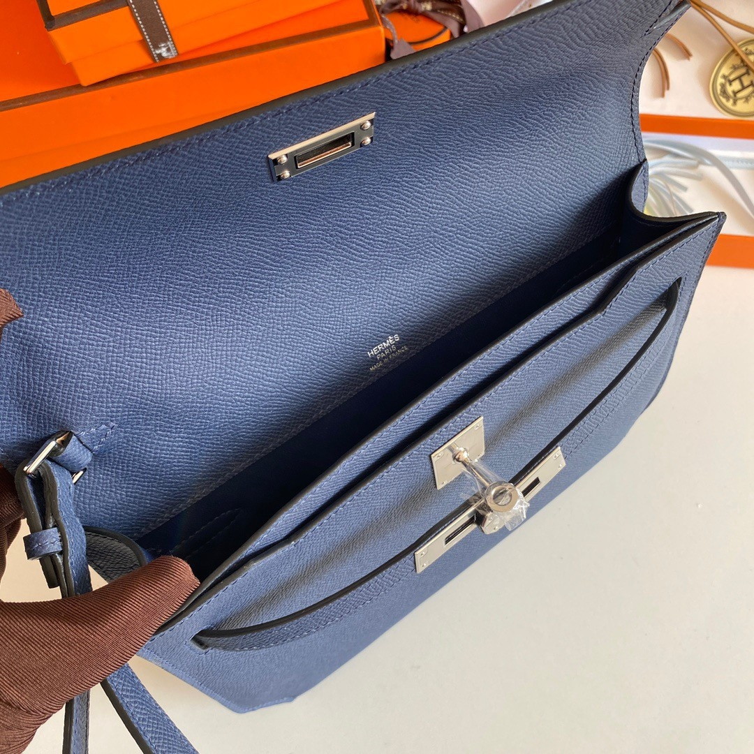 Hermes Kelly Depeches 25 Pouch in Blue Saphir Epsom Calfskin - Image 6