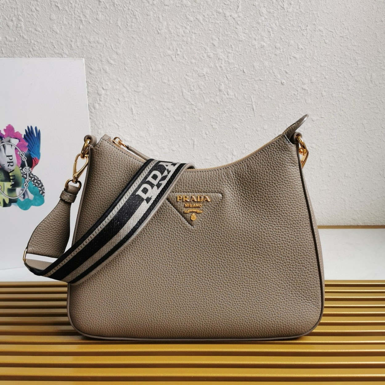 Prada Shoulder Bag in Grey Grained Leather - Image 6
