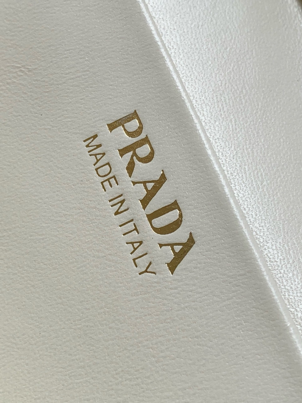 Prada Mini Vanity Bag in White Grained Leather - Image 7