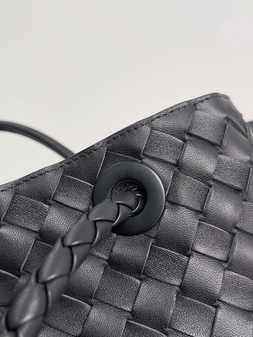 Bottega Veneta Large Andiamo bag In Black Intrecciato Lambskin - Image 3